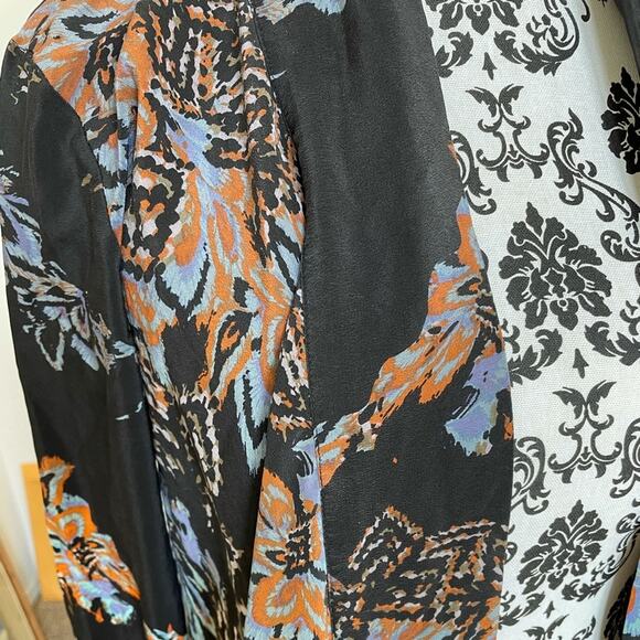 Twelfth Street by Cynthia Vincent Abstract Floral Silk Cardigan Small - Picture 13 of 13